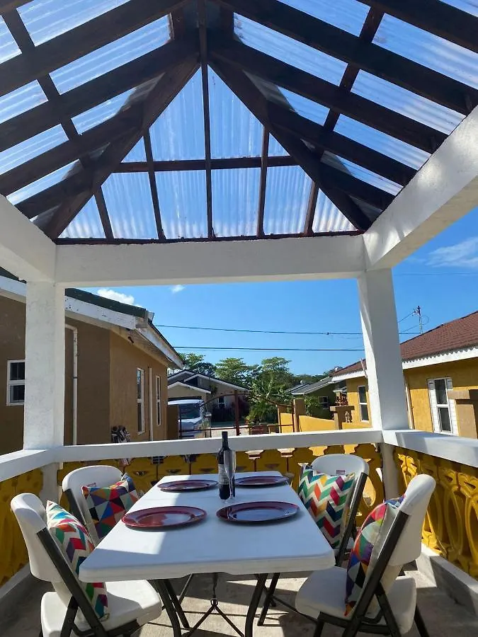 Paradise Villa Shared Onsite Private Pool Onsite Gym Ocho Rios 0*,
