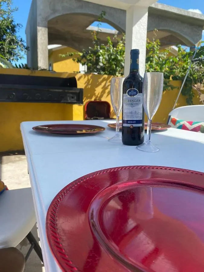 Paradise Villa Shared Onsite Private Pool Onsite Gym Ότσο Ρίος Δωμάτια σε οικογενειακή κατοικία